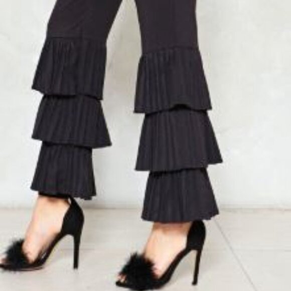 Nasty Gal Tiering Up My Heart Pleated Pants NWOT! - Picture 1 of 10